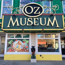 Exteiror of the Wizard of Oz museum in Wamego, Kansas